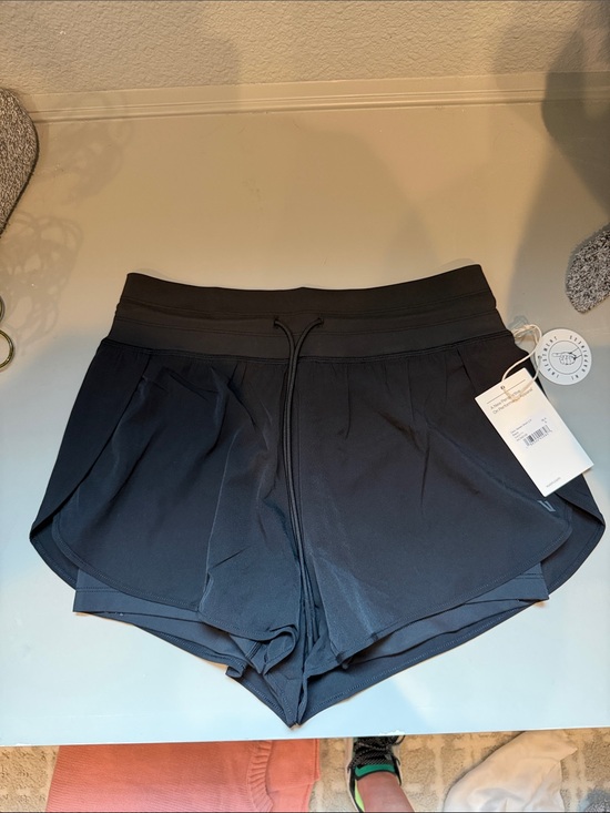 Vuori Pants - NWT Vuori daily speed short 2.5”